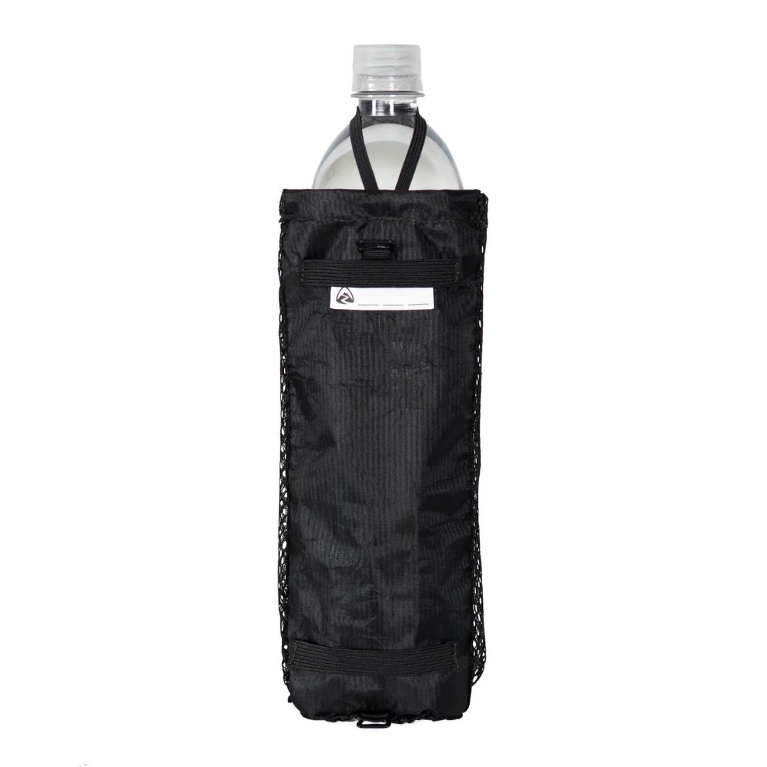 https://ultralighthiker.com.au/cdn/shop/products/rear-hook-detail-water-bottle-sleeve.jpg?v=1674269190&width=1445